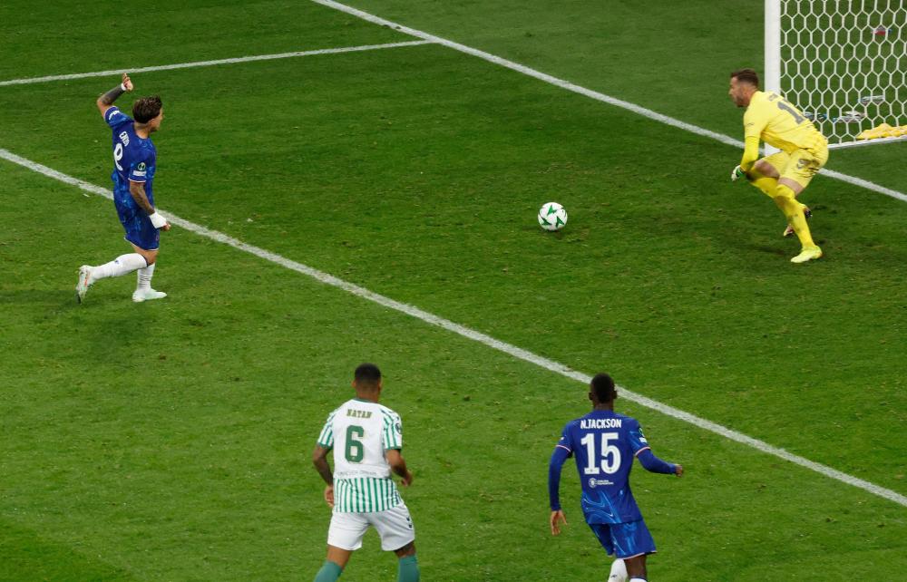 含泪赴欧！樊振东自曝逃离真相，3座大山逼走国乒一哥？