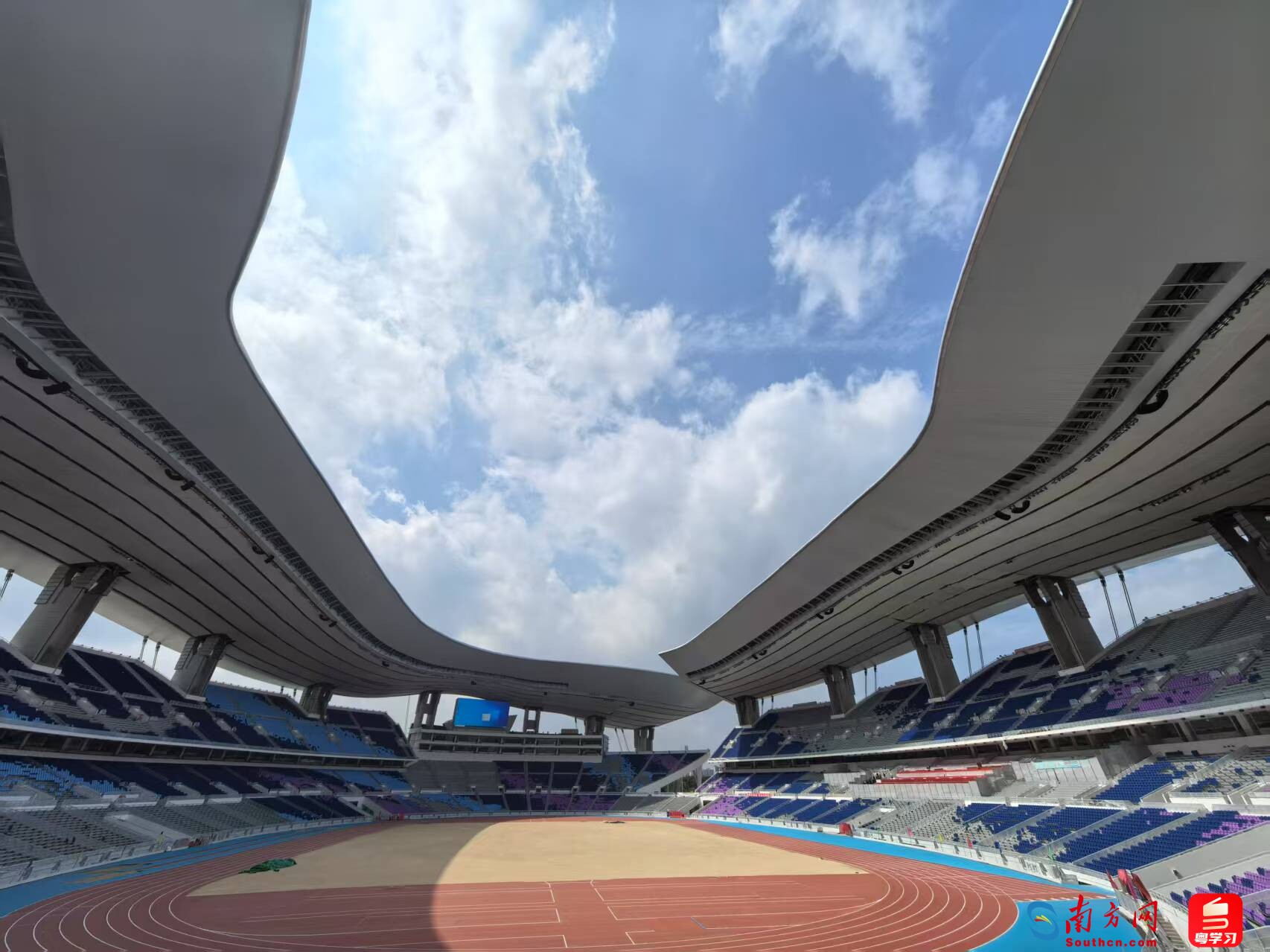 萨尼亚选择内马尔为自己最难对付的对手，廷贝尔选择梅西